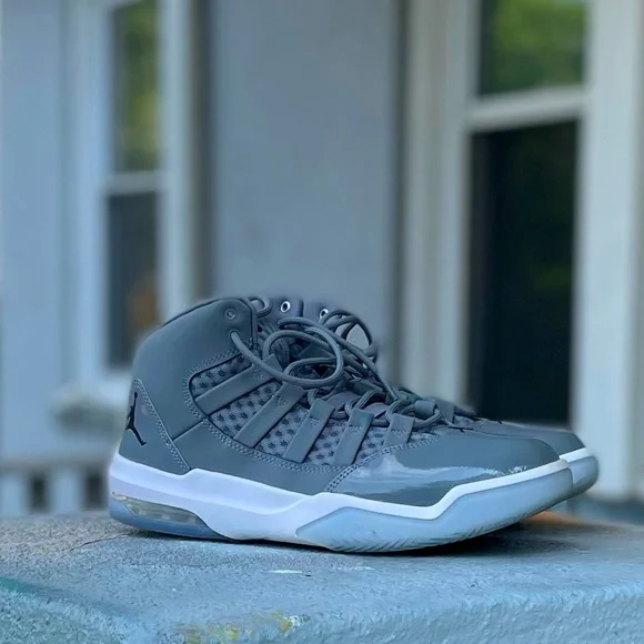 Jordan 11 cool grey size 8 men - Picture 2 of 2